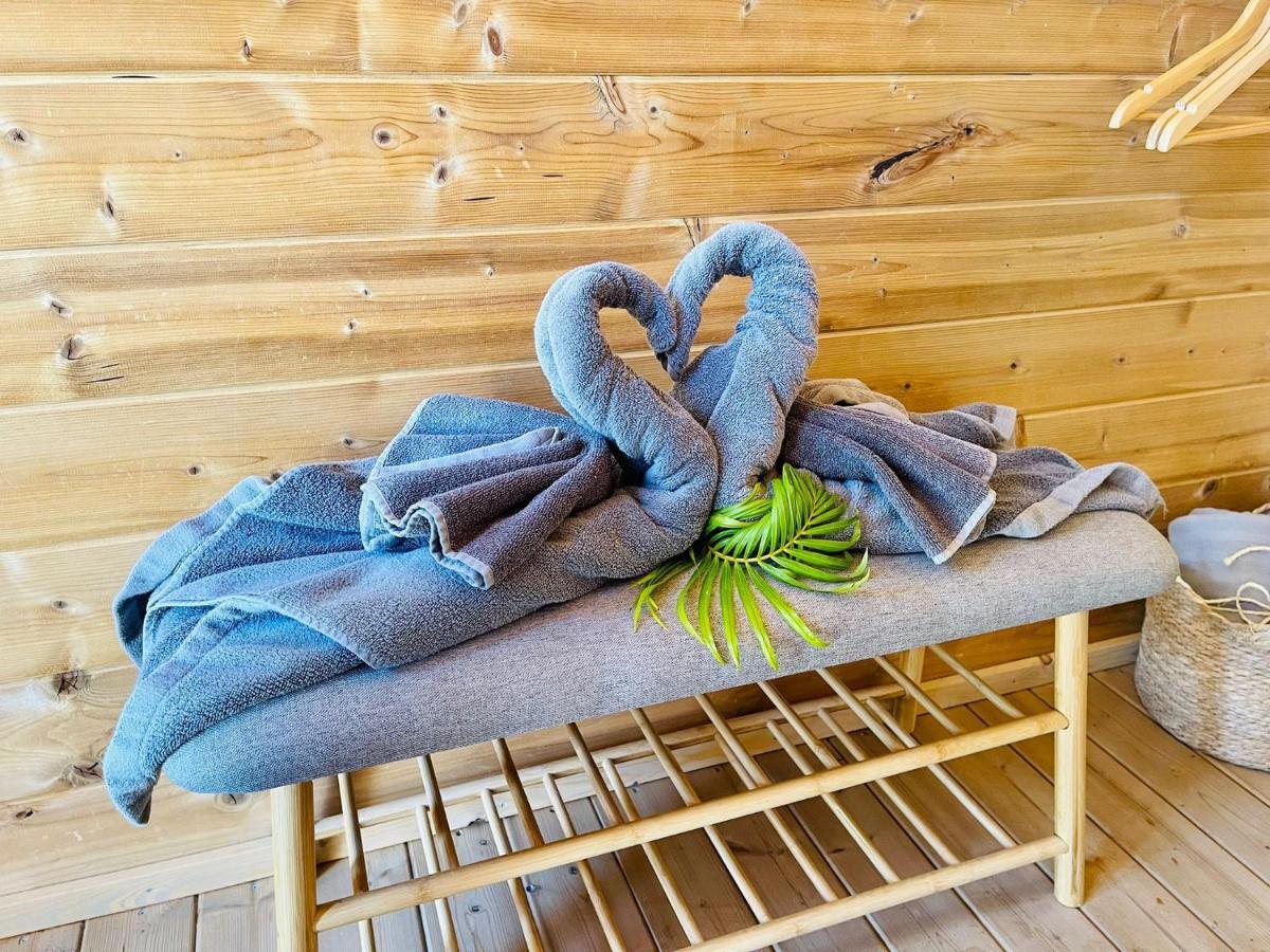 Lykke Suite Spa Sauna Piscina Y Jardin Buzanada Eksteriør billede